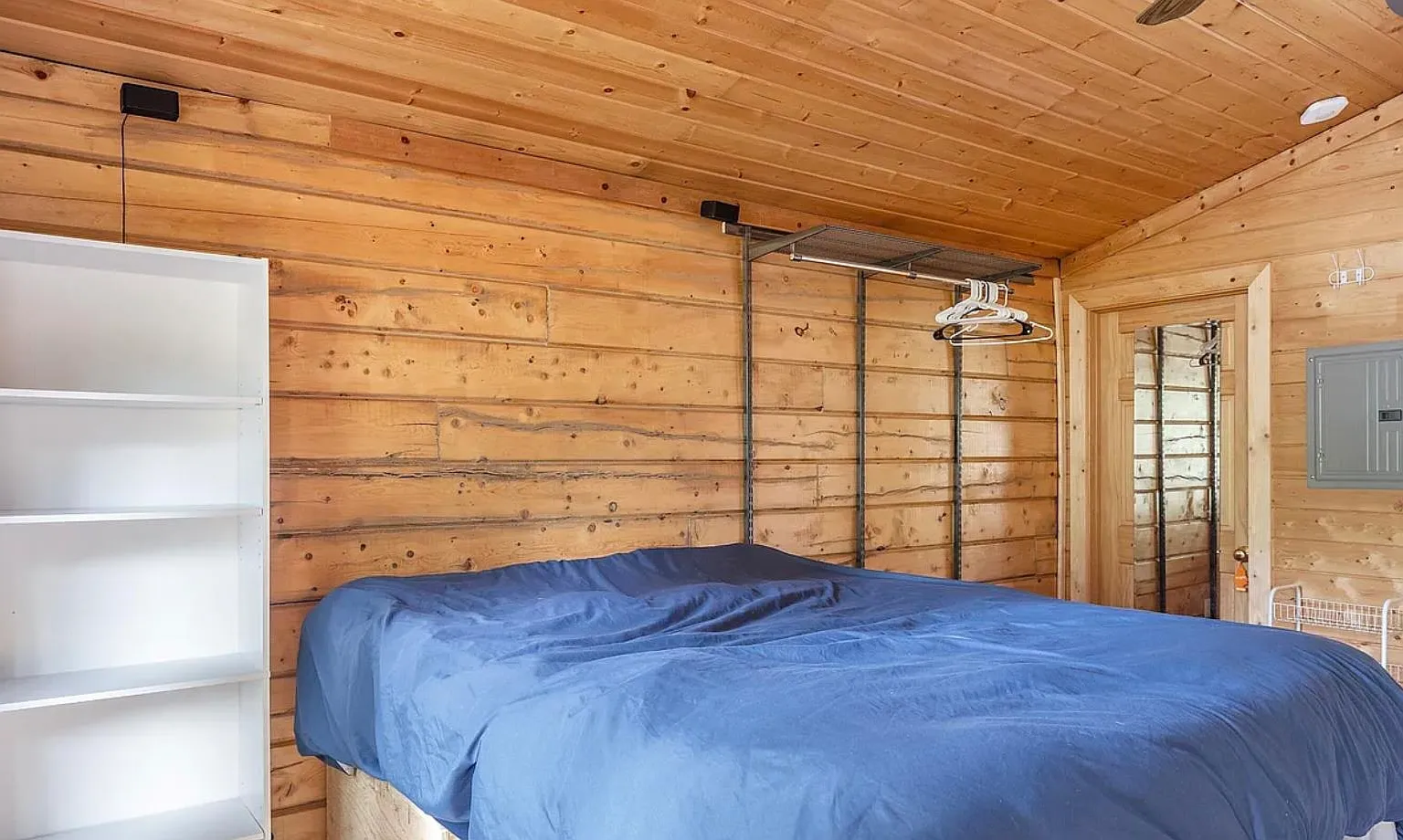 Studio, $1,000 — Photo 2