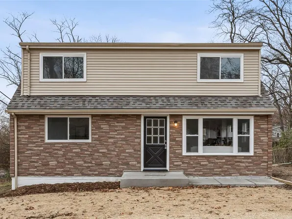 457 Chamberlin Dr, Ballwin, MO 63021