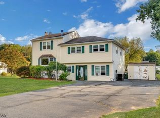 19 Indian Ln, Hackettstown, NJ 07840