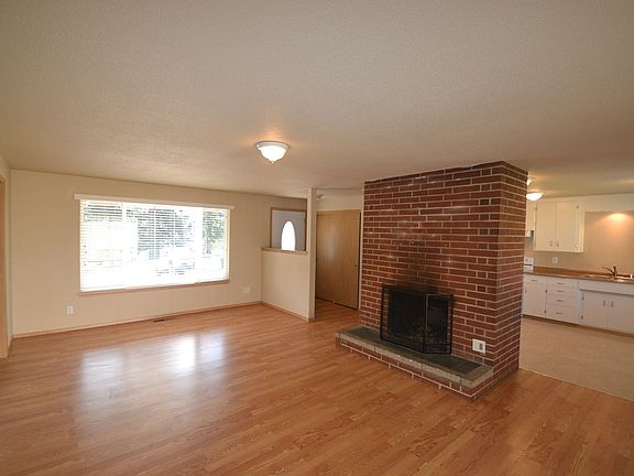 2nd image of 7921 128th St E
