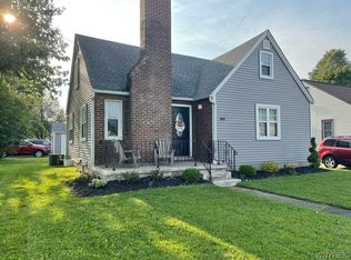 121 Irwinwood Rd, Lancaster, NY 14086