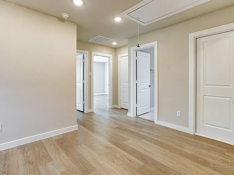 4147 Tobin Dr — Photo 14