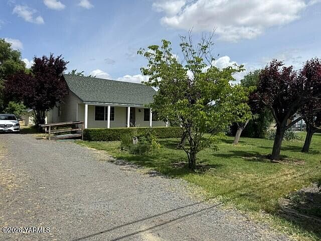 1st image of 1903 Lilac Ln