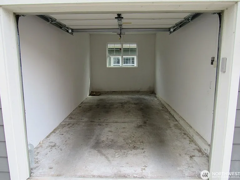 1774 25th Ave NE — Photo 18