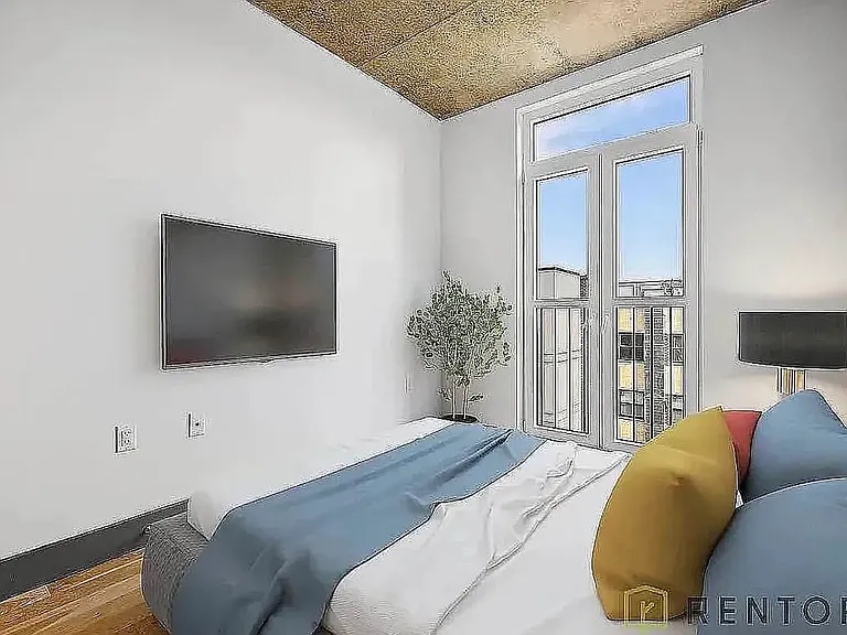 338 Evergreen Ave #304N — Photo 6