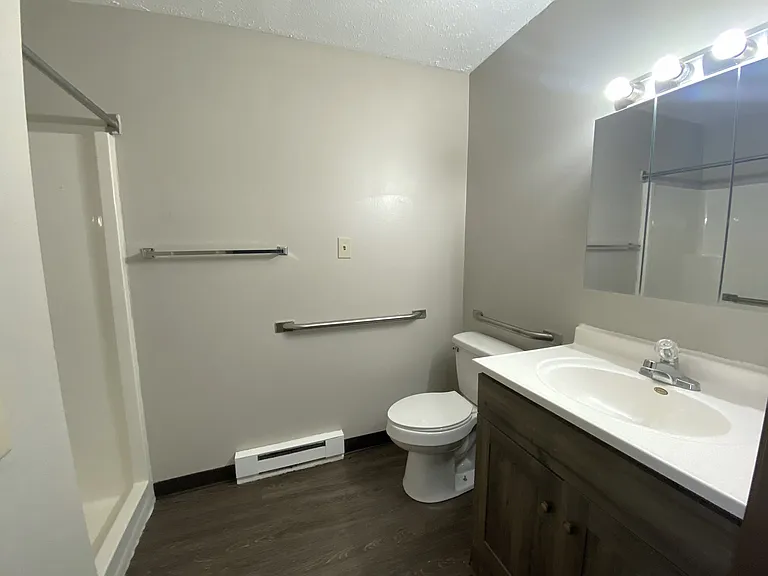 202 S Maple St — Photo 8