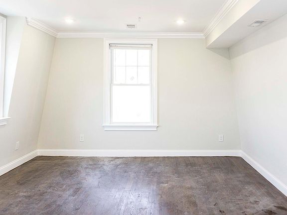 5th image of 36 Monmouth St #3Y