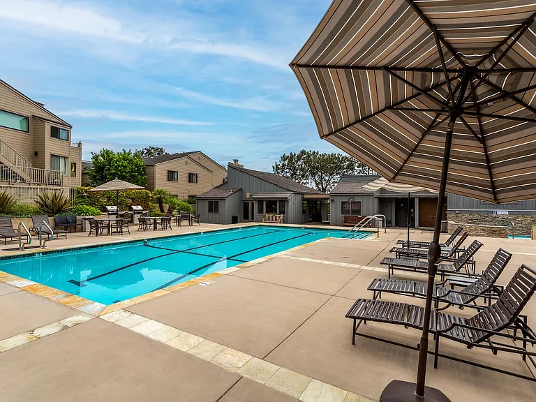295 Sea Forest Ct — Photo 32