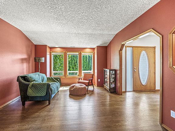 4th image of 2518 NE 89th Cir