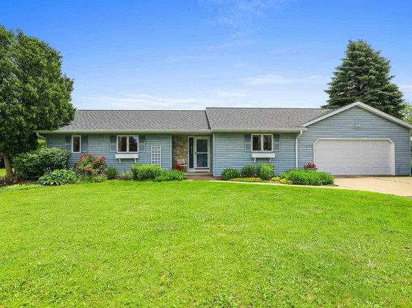 2694 Bay Settlement Rd, Green Bay, WI 54311