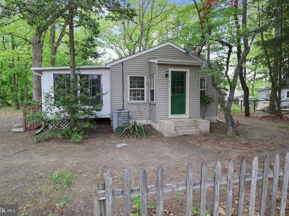 514 Hartford Rd, Mount Laurel, NJ 08054