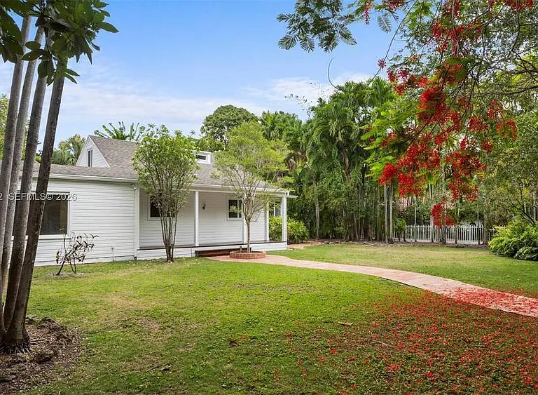 3945 Loquat Ave — Photo 43