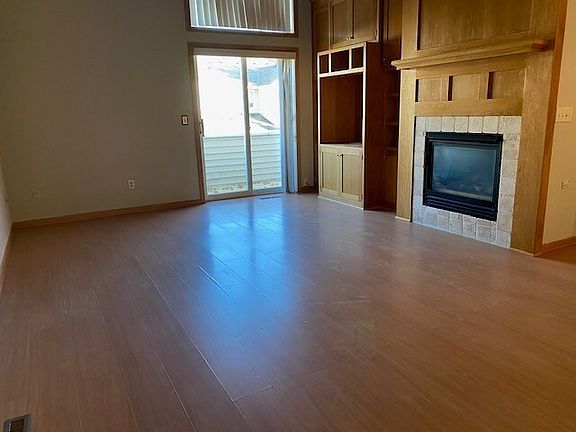 3rd image of 689 Kingfisher Ln APT K