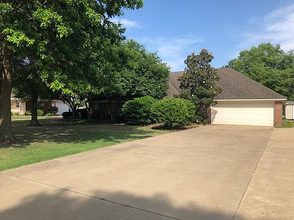 2nd image of 221 Gayle Dr
