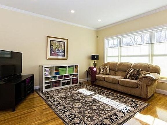 2nd image of 58 Prospect St #58
