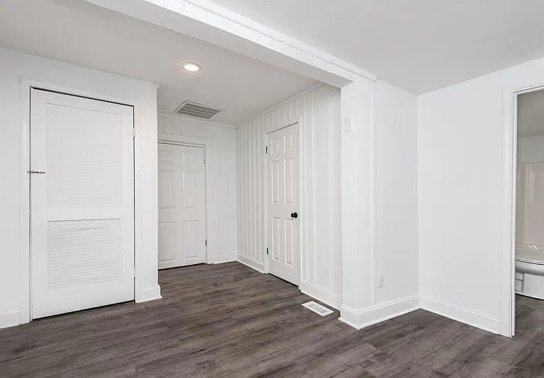 610 Old Harrods Creek Rd — Photo 12