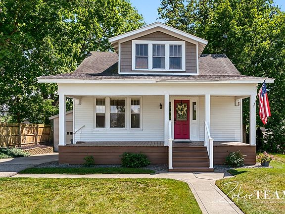5th image of 6540 Leonard St