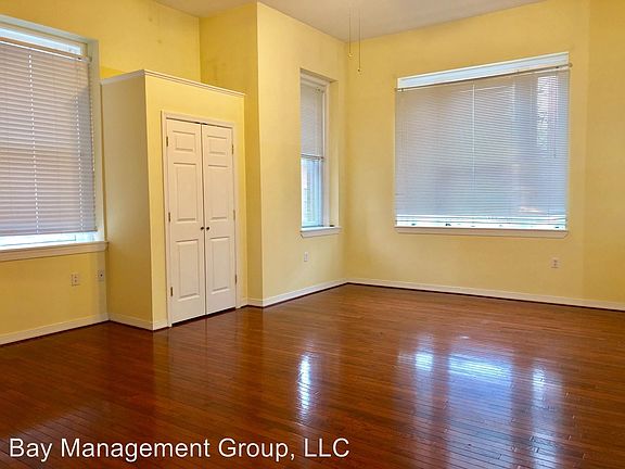 5th image of 115 E Eager St APT 4