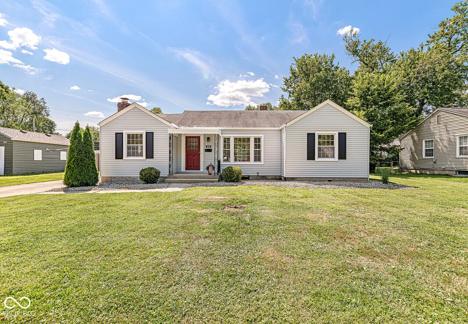 3 bed, 1.0 bath, 1128 sqft, $1,850 — Photo 2