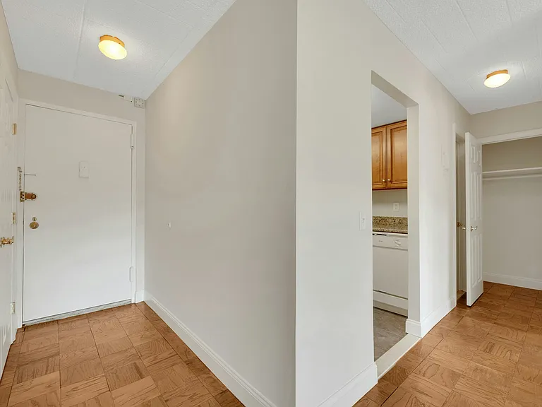 Elide House (2 Park) — Photo 13