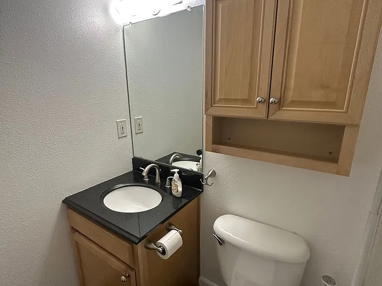 1405 Broadway St #208 — Photo 8