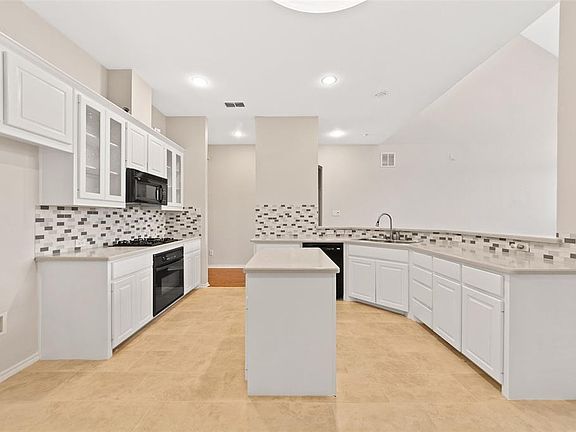4th image of 3120 Golden Springs Dr