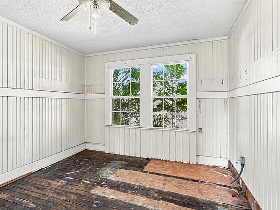 4th image of 618 W Lincoln St