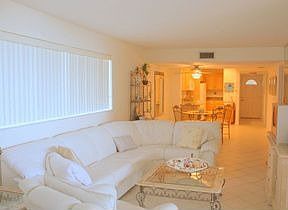 4th image of 79901 Overseas Hwy APT 402