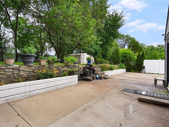 4th image of 5010 Harmony Dr