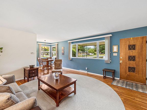 3rd image of 2826 Rockne Dr