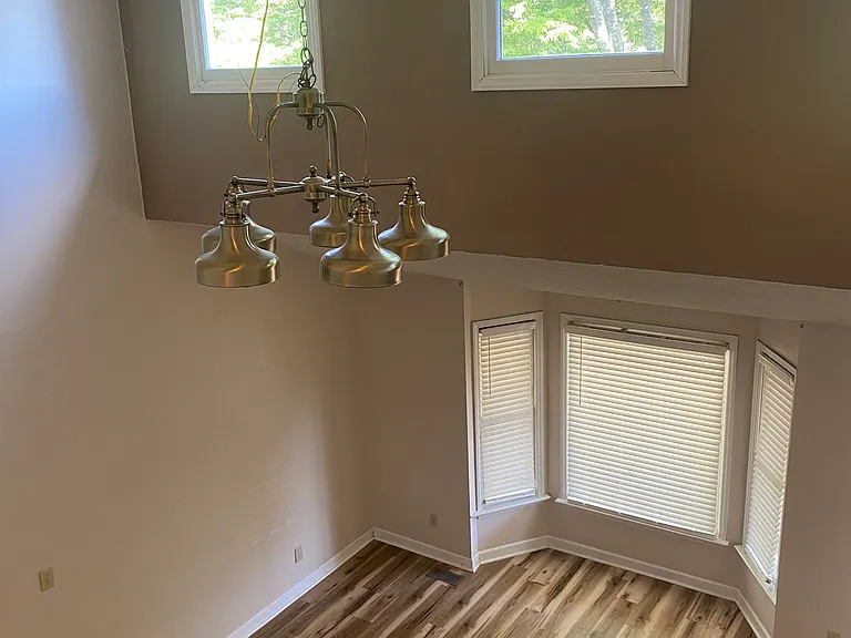 2503 Sawmill Rd — Photo 2