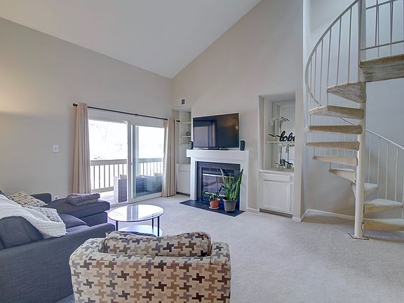 4th image of 6101B Essex House Sq