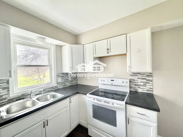 4924 Madison Ave, Des Moines, IA 50310