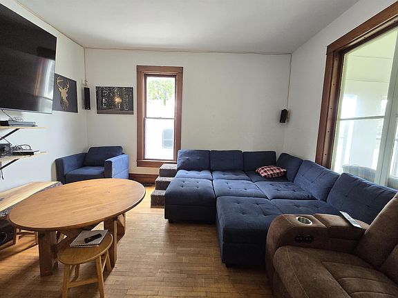 5th image of 528 Park Ave