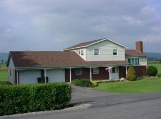 2528 Pinewood Dr, Jersey Shore, PA 17740