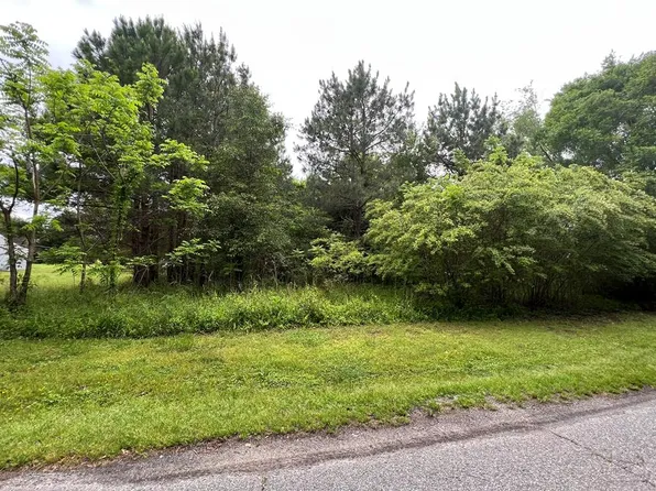 3 River Bluff Rd, White Stone, VA 22578