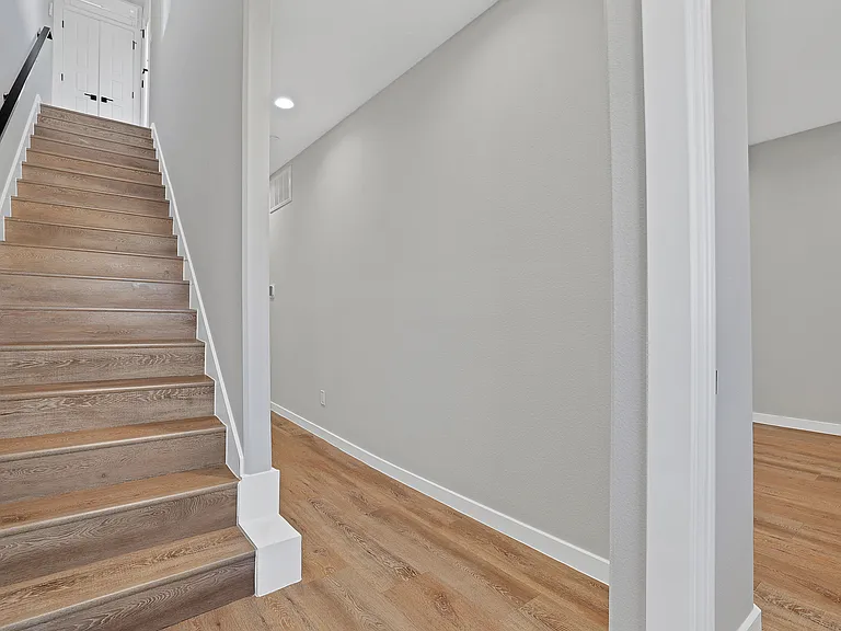 2815 Weisenberger St #201 — Photo 23