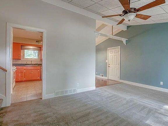 3rd image of 906 NE 61st St