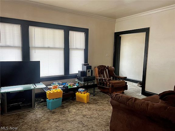 5th image of 11822 Lenacrave Ave
