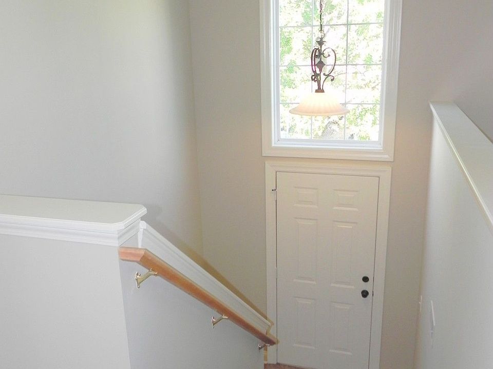 1st image of 937 Symphony Dr