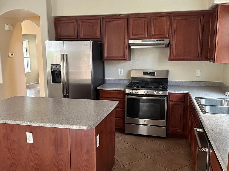 11453 Diveley Ave — Photo 14