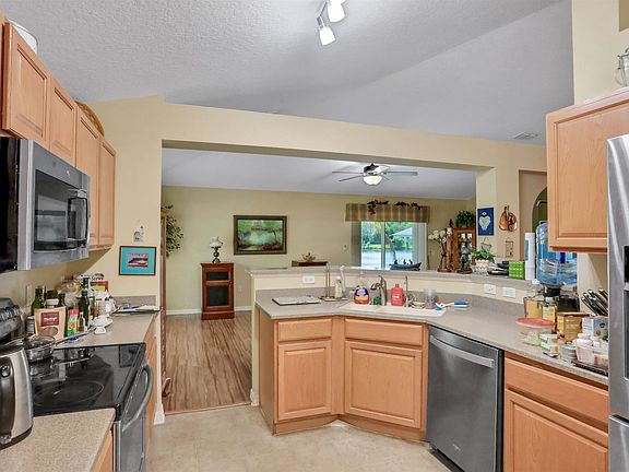 4th image of 121 Greenwillow Ln