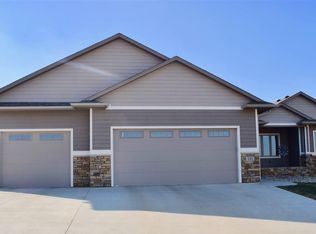 731 Shamrock Dr, Hartford, SD 57033