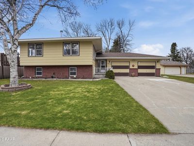 1414 Rider Rd, Grand Forks, ND, 58201