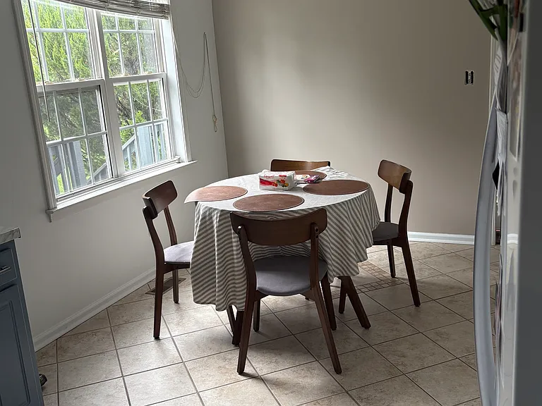 143 Beadle Ct — Photo 3