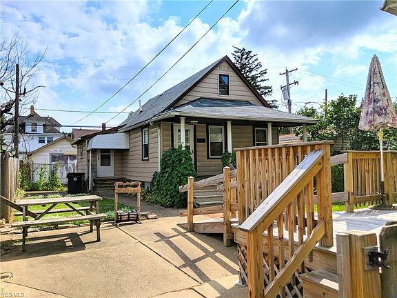 2nd image of 3813 1/2 Marvin Ave
