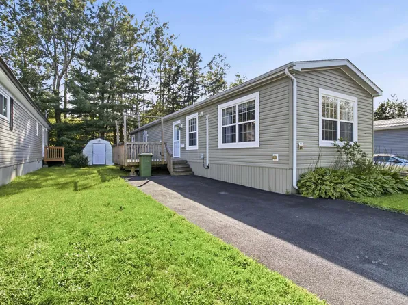 20 Century St, Middle Sackville, NS B4E 1C5