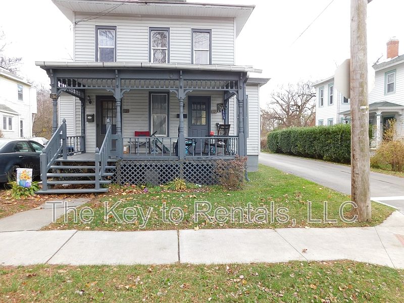 1st image of 85 Chapin St APT 1