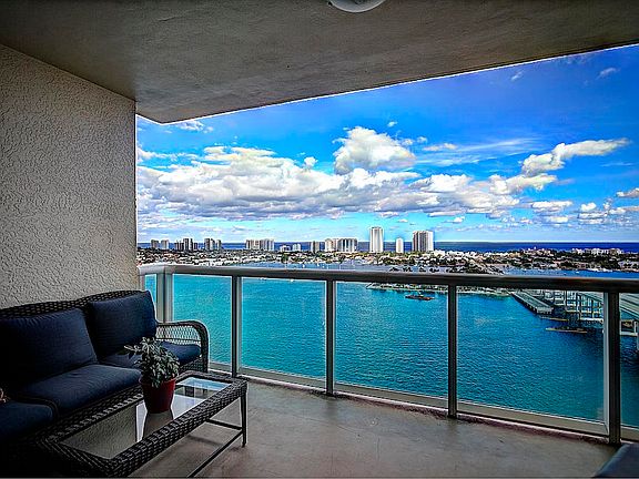 3rd image of 2640 Lake Shore Dr Unit 2112