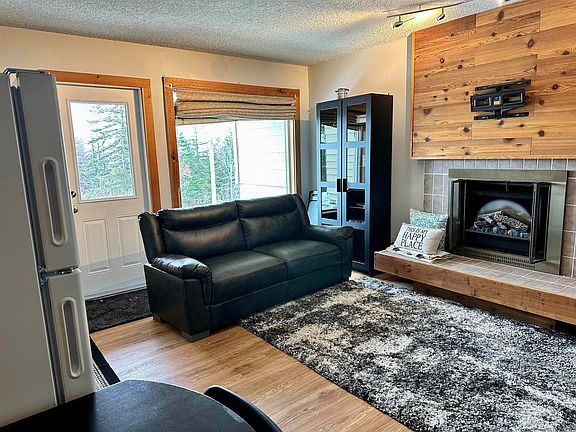 4th image of 28600 N Mount Spokane Park Dr #104